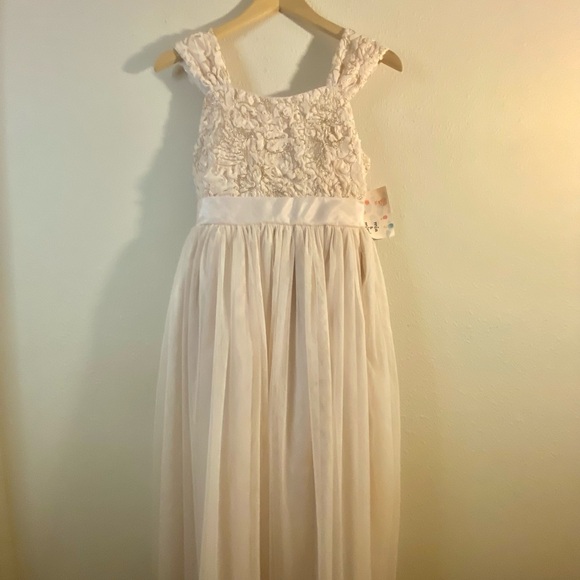 Other - 🌸NEW Girl”s Formal Dress size 14 a 16 Pink .. Super Cute!